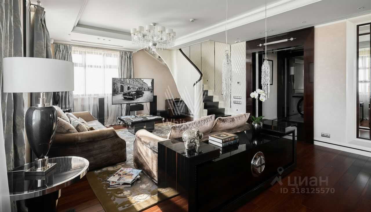 5-комнатная квартира, 240 м²