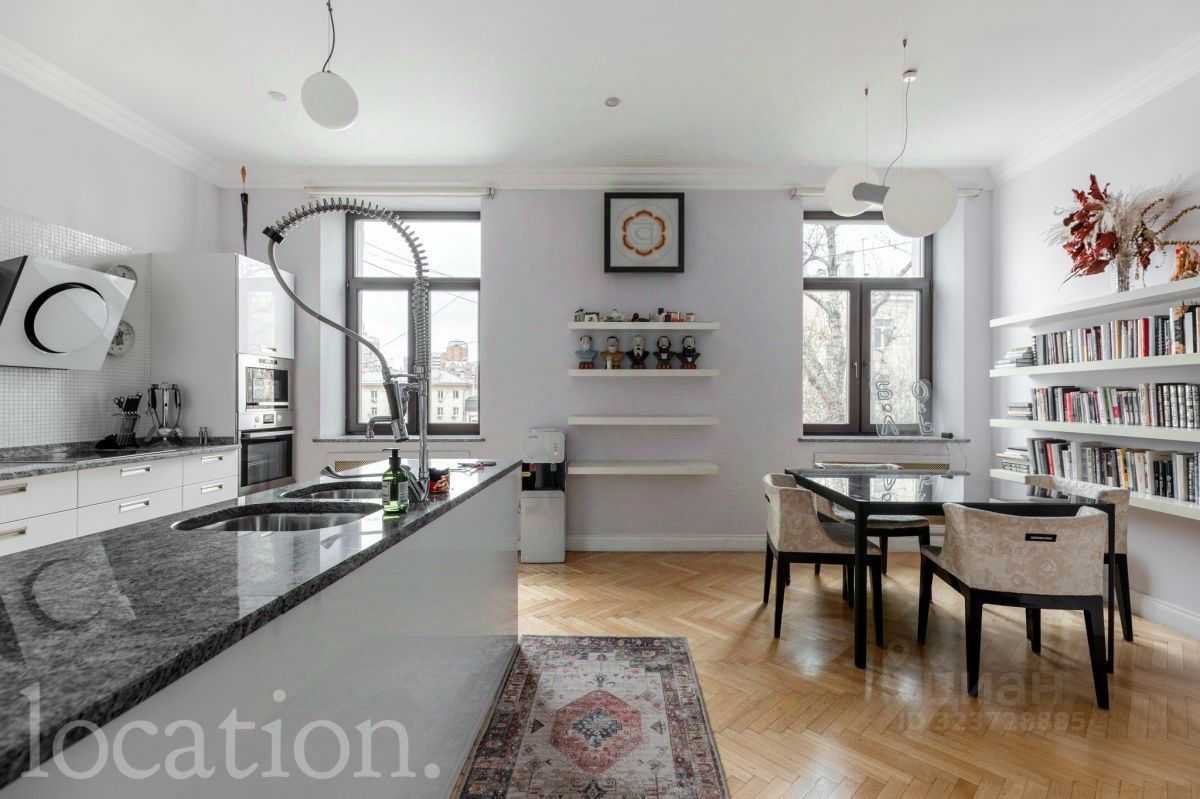 4-комнатная квартира, 180 м²