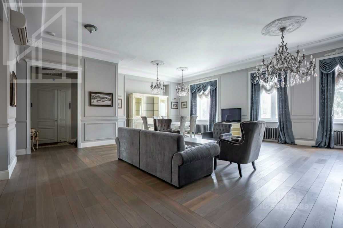 5-комнатная квартира, 200 м²
