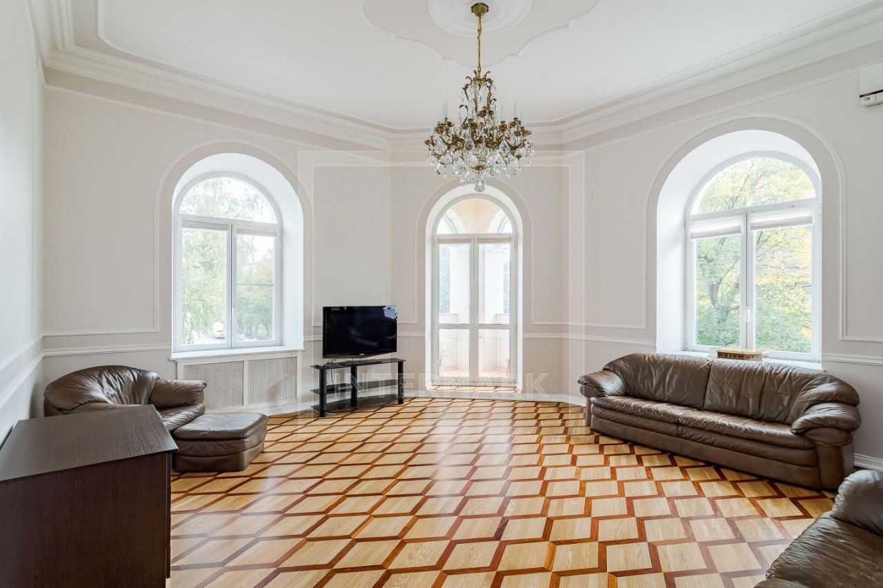 4-комнатная квартира, 150 м²