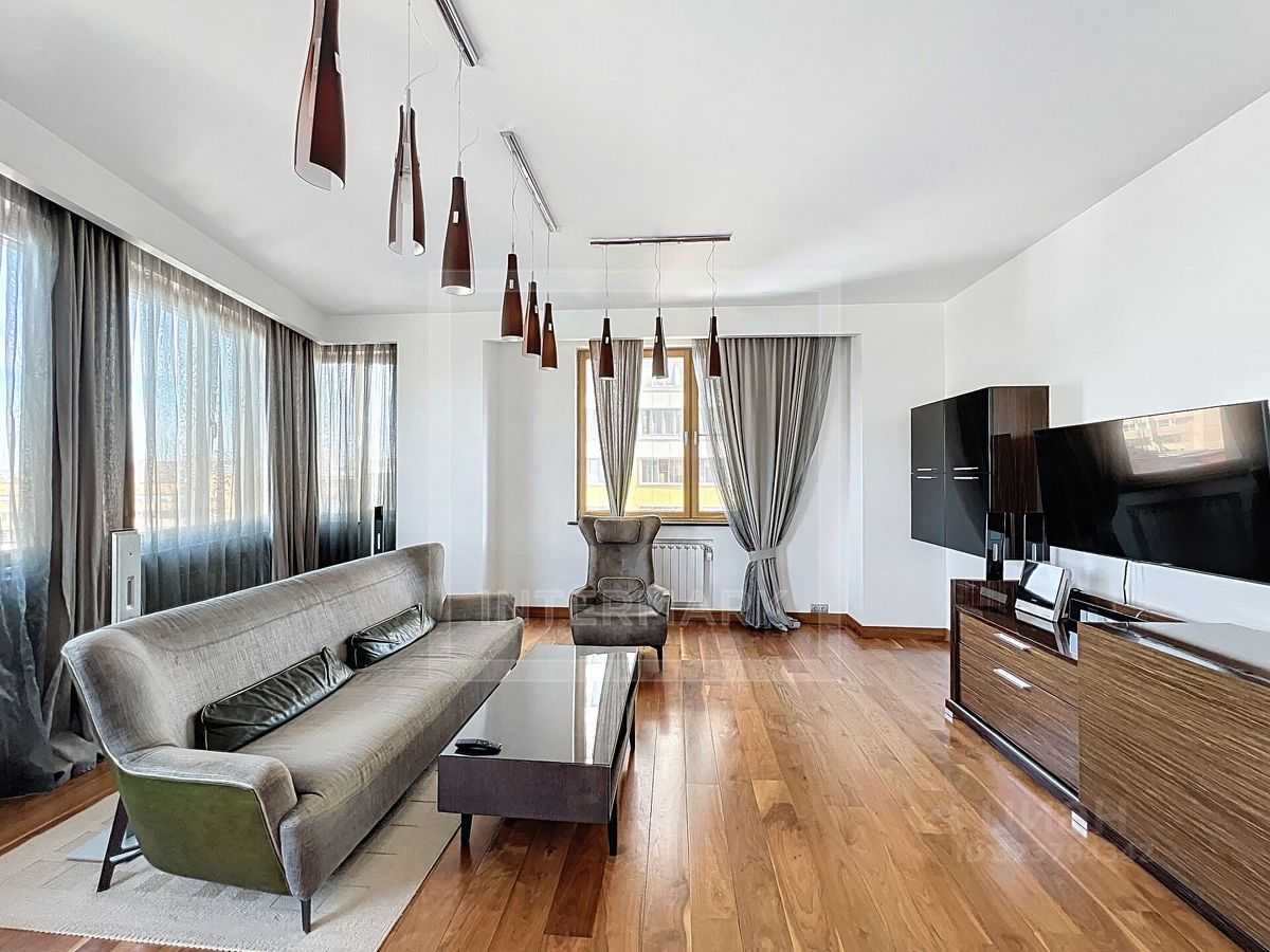 4-комнатная квартира, 157 м² — фотография 3