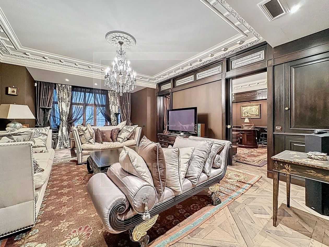 4-комнатная квартира, 190 м² — фотография 2