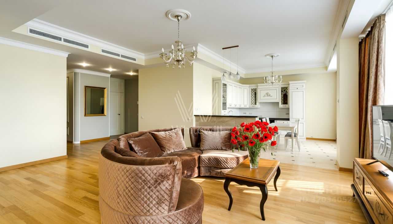 5-комнатная квартира, 198 м²