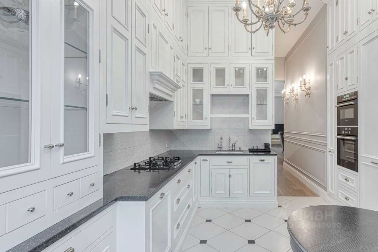 5-комнатная квартира, 195 м²