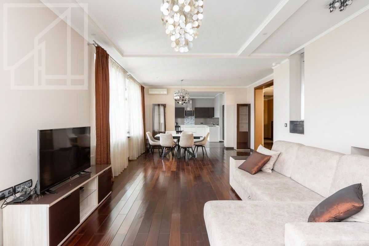 4-комнатная квартира, 180 м²