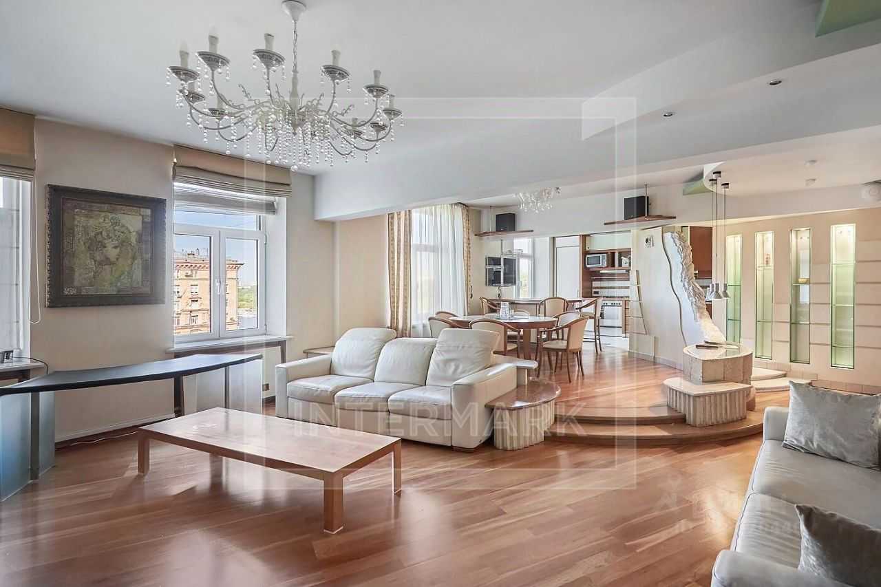4-комнатная квартира, 150 м²
