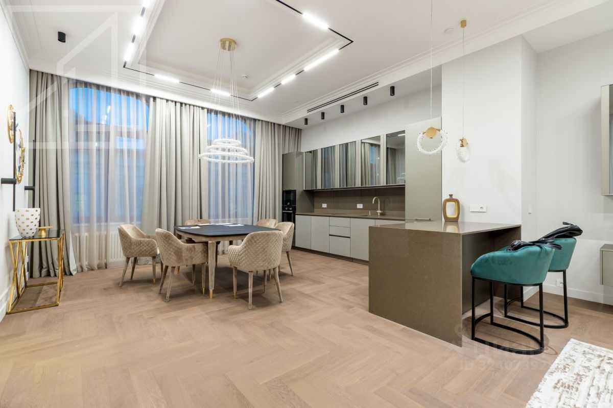 3-комнатная квартира, 143 м²