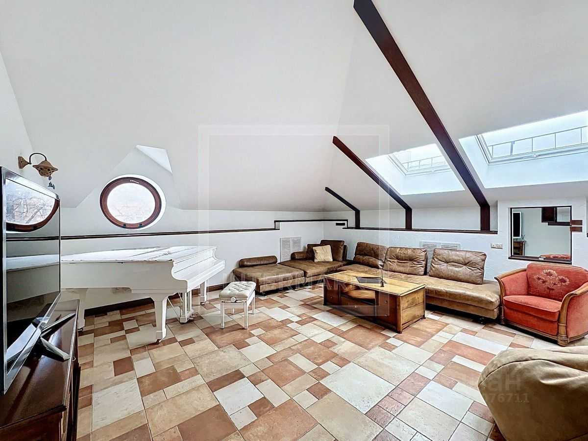 5-комнатная квартира, 185 м²