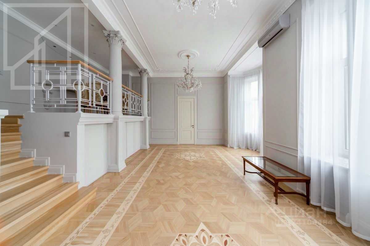 5-комнатная квартира, 205 м²