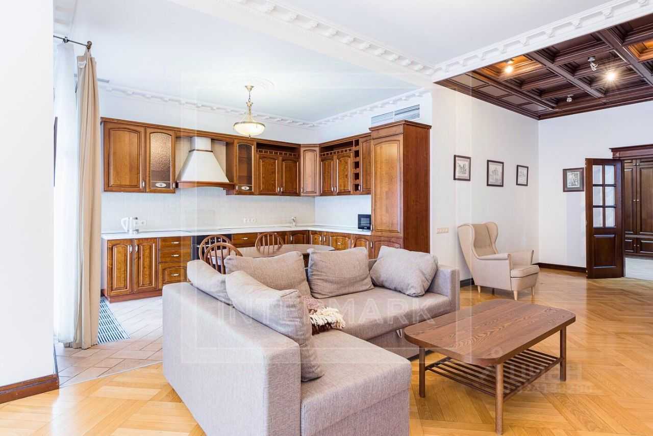 3-комнатная квартира, 140 м²
