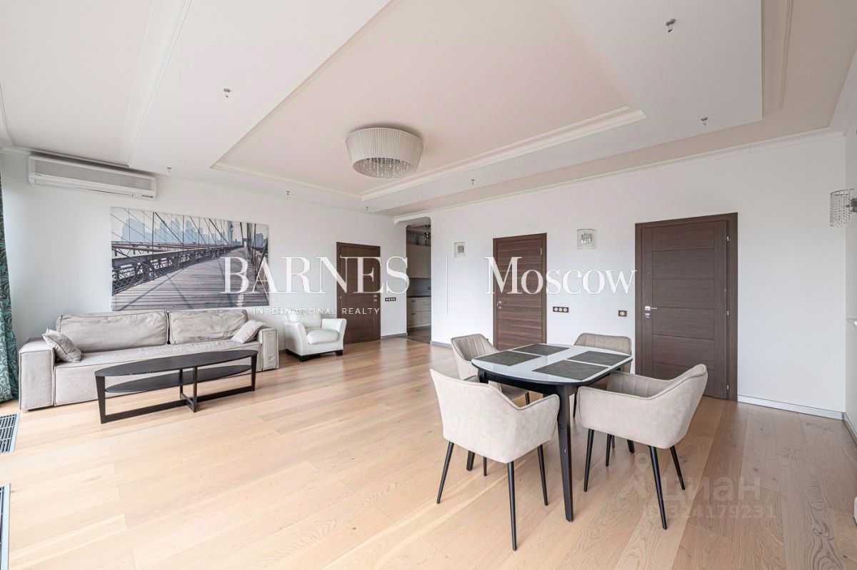 2-комнатная квартира, 90 м² — фотография 2