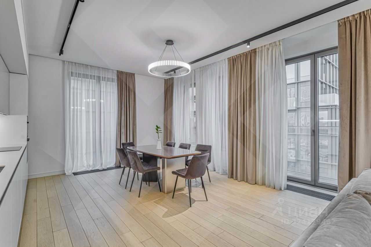 4-комнатная квартира, 140 м² — фотография 3