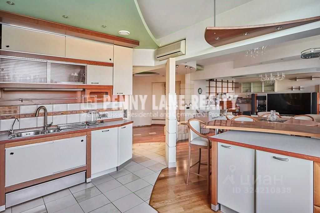 4-комнатная квартира, 150 м²
