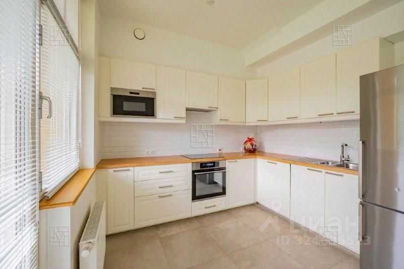 4-комнатная квартира, 195 м² — фотография 2
