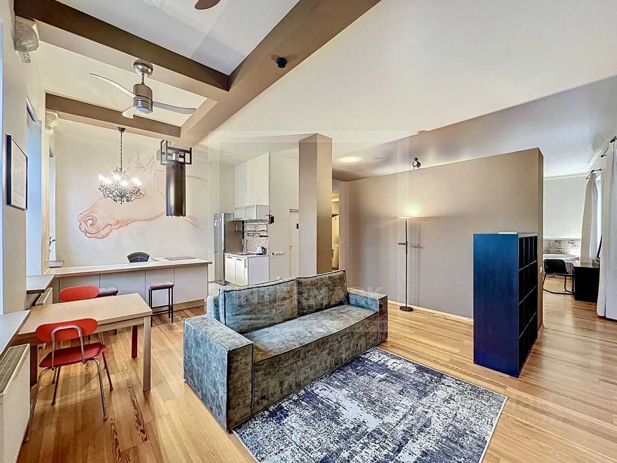 1-комнатная квартира, 93 м²