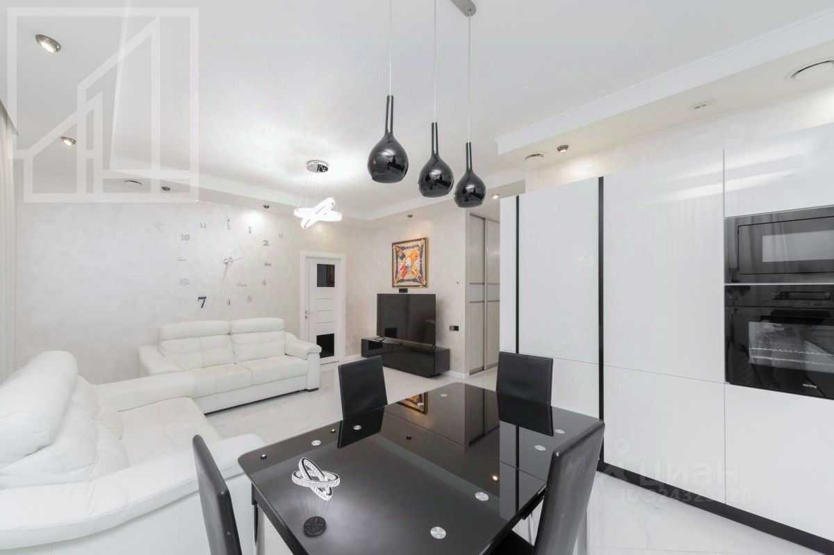 4-комнатная квартира, 112 м² — фотография 2