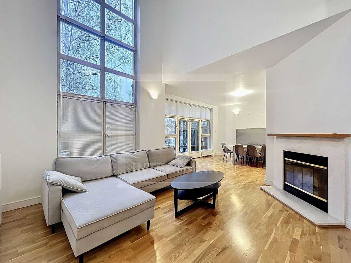 5-комнатная квартира, 215 м²