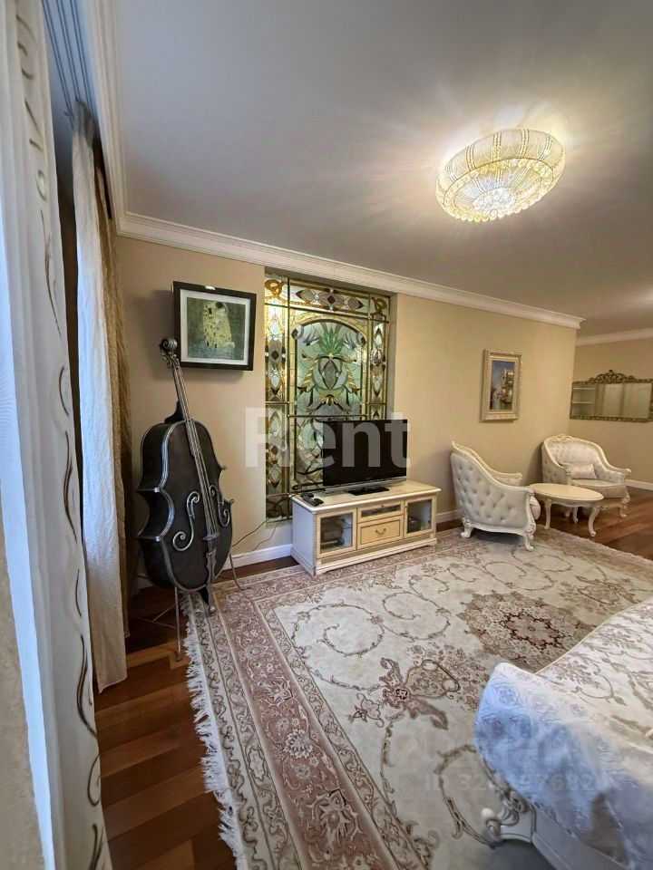4-комнатная квартира, 130 м²