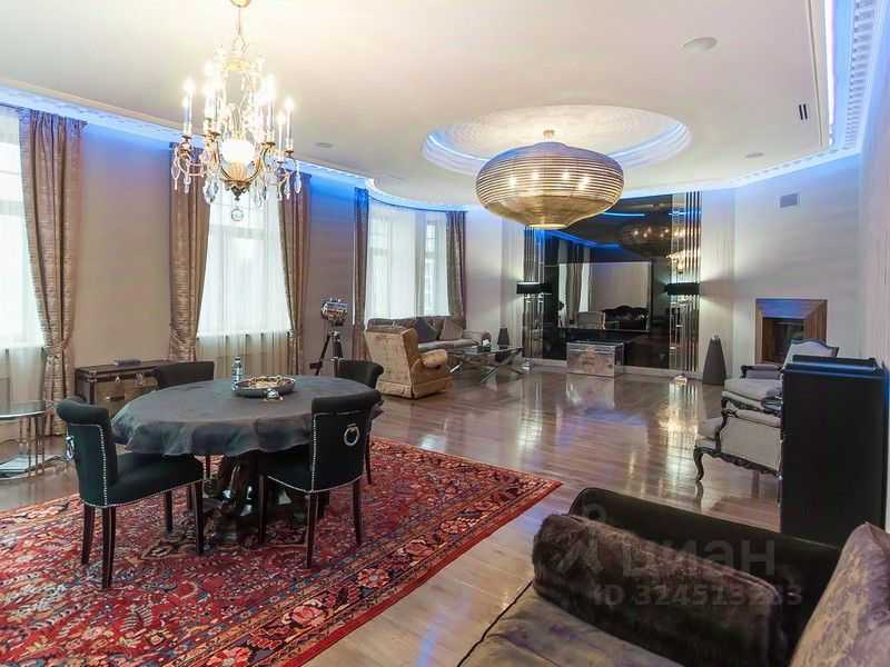 5-комнатная квартира, 250 м²