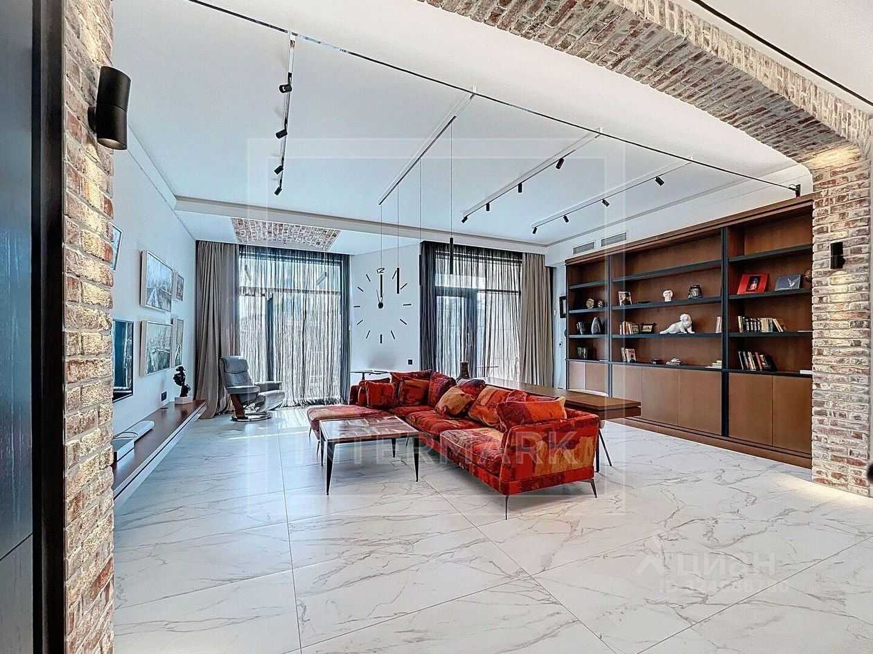 2-комнатная квартира, 125 м² — фотография 2