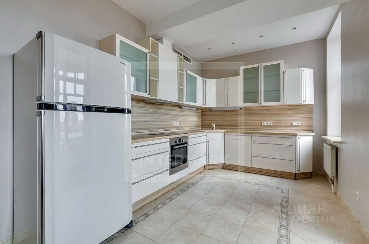4-комнатная квартира, 180 м² — фотография 3