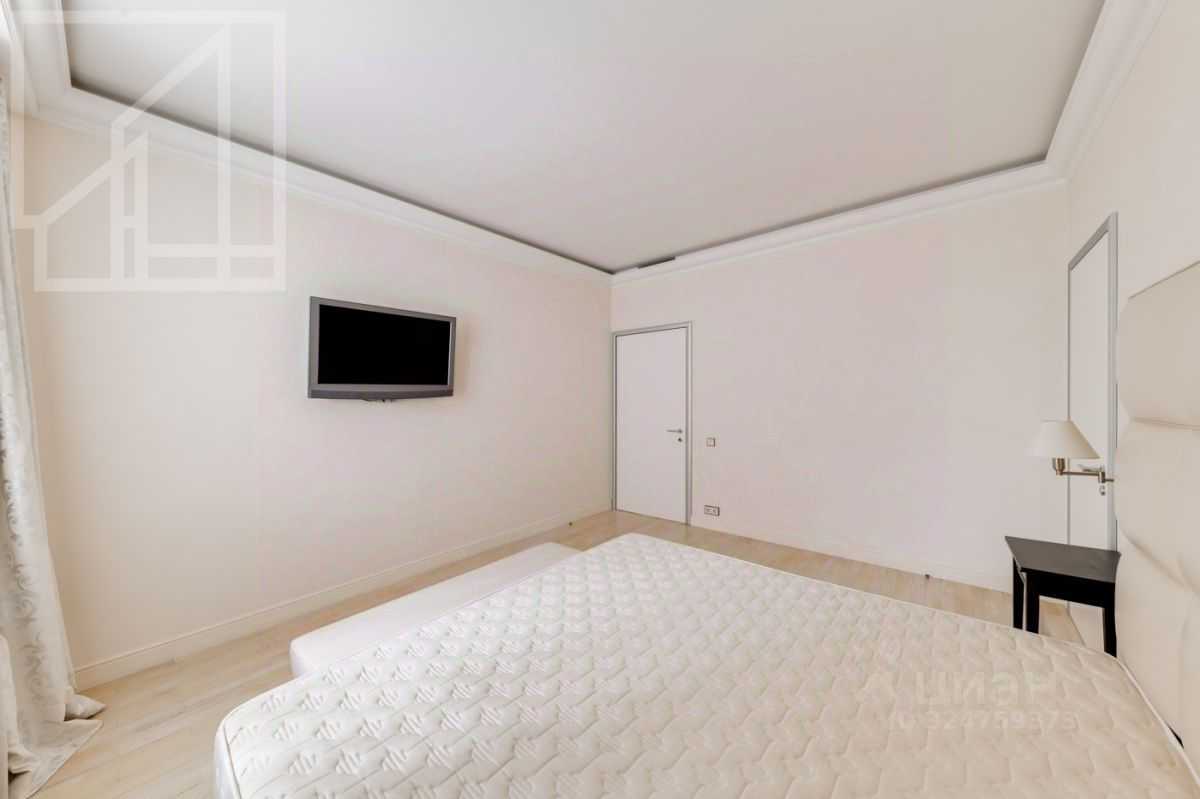 2-комнатная квартира, 100,6 м² — фотография 3