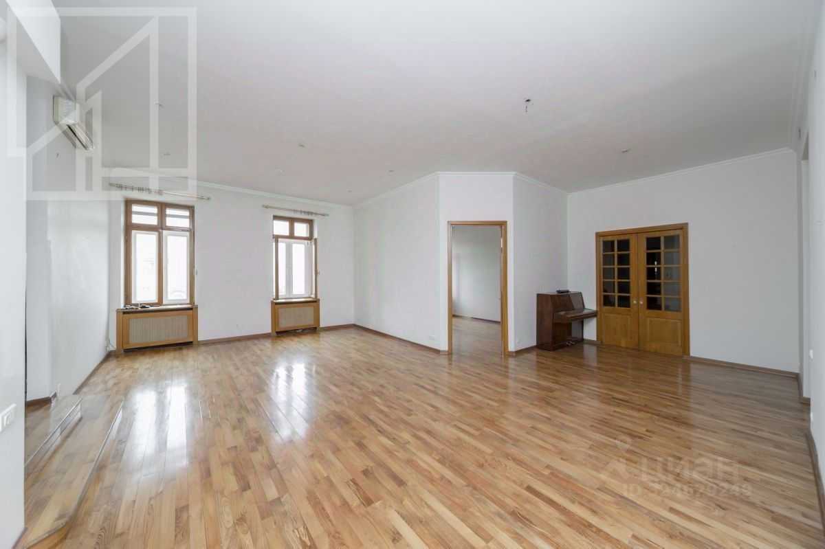 4-комнатная квартира, 135 м²