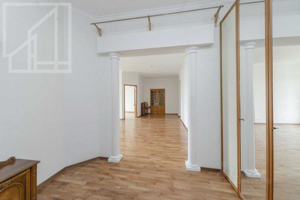 4-комнатная квартира, 135 м² — фотография 3