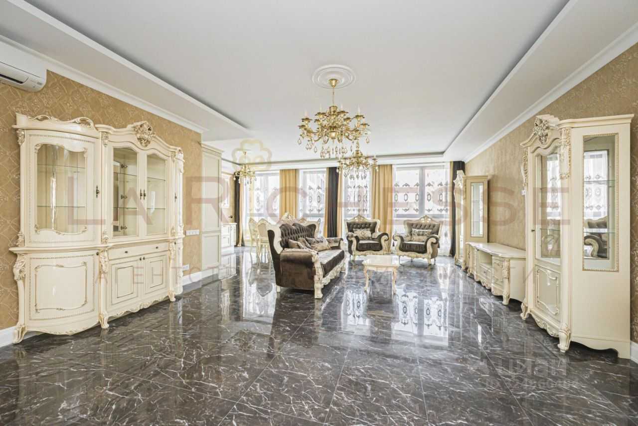 4-комнатная квартира, 183 м²