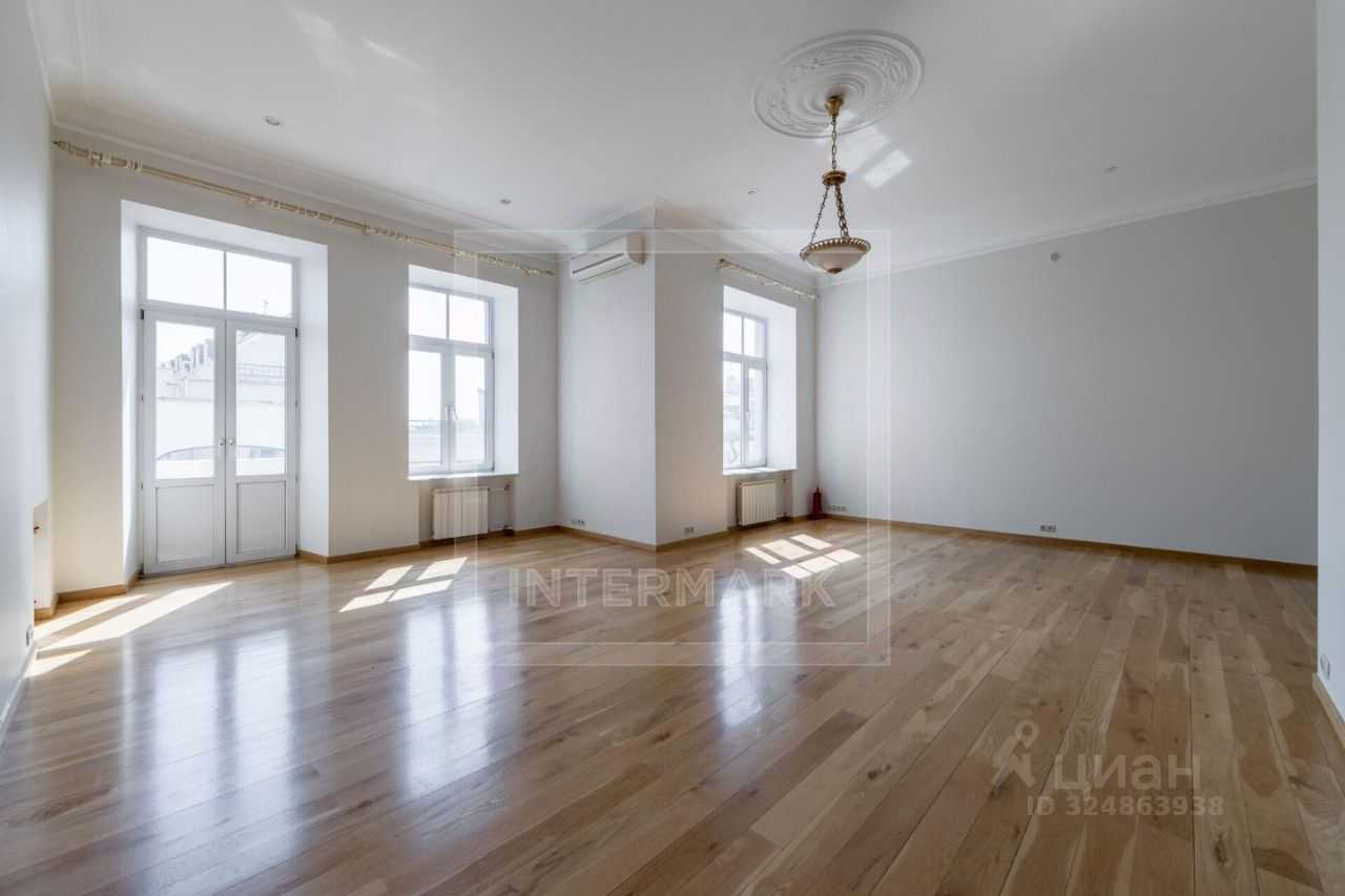 5-комнатная квартира, 225 м²