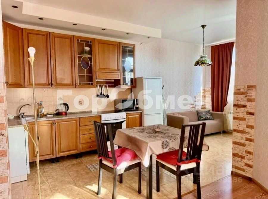 1-комнатная квартира, 56 м² — фотография 2