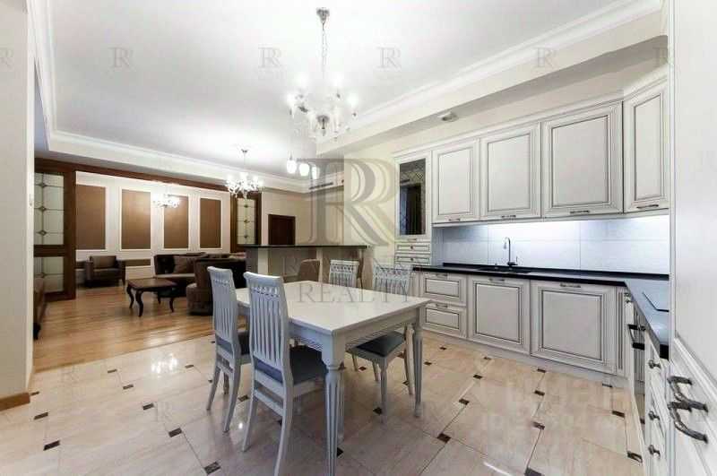 4-комнатная квартира, 188 м² — фотография 2