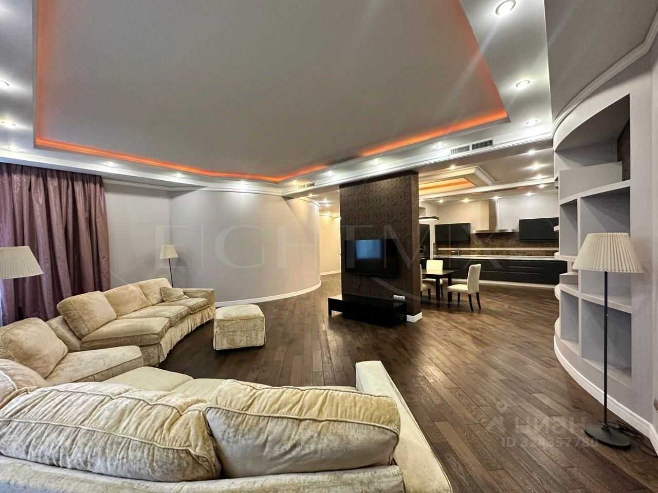 4-комнатная квартира, 210 м²