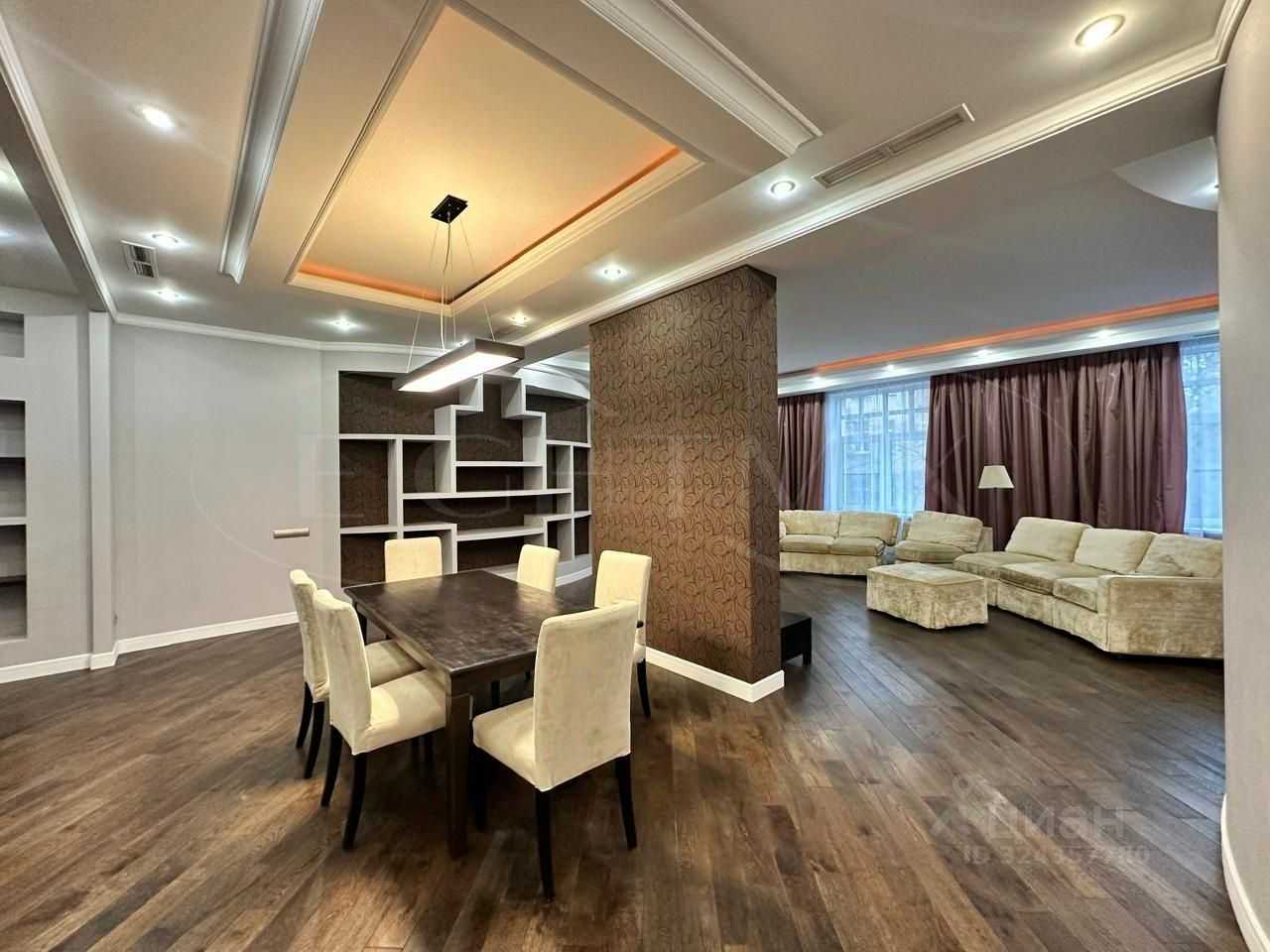 4-комнатная квартира, 210 м² — фотография 2