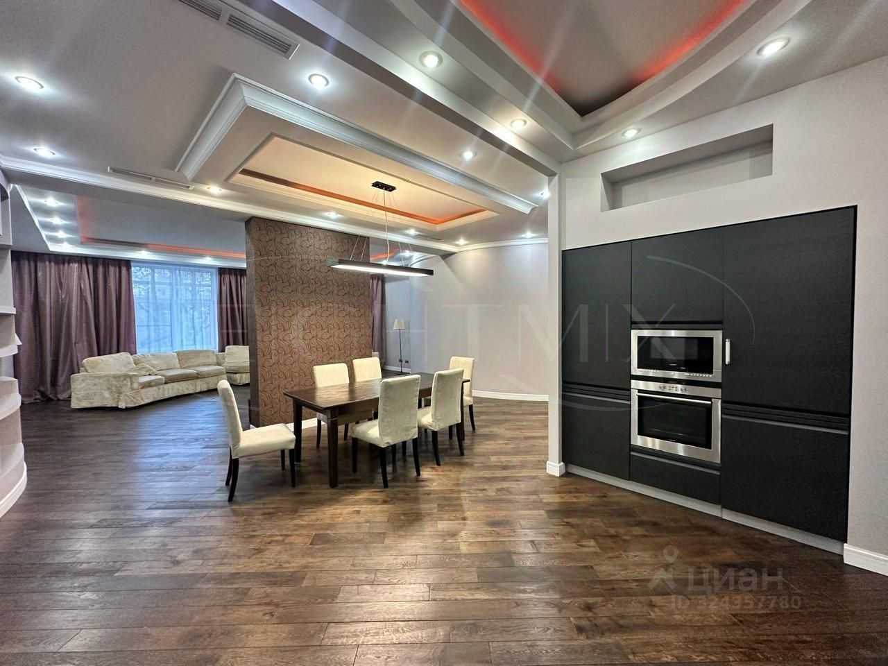 4-комнатная квартира, 210 м² — фотография 3