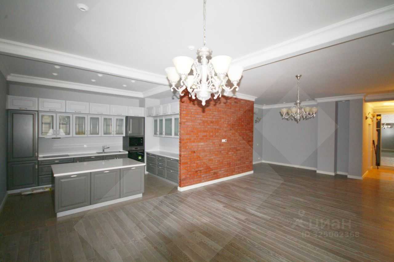 5-комнатная квартира, 200 м²
