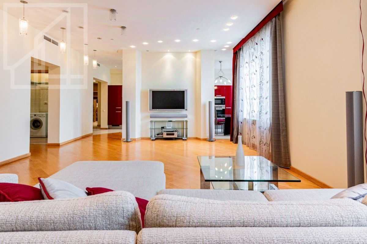 3-комнатная квартира, 144 м²