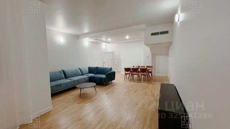 4-комнатная квартира, 185 м²