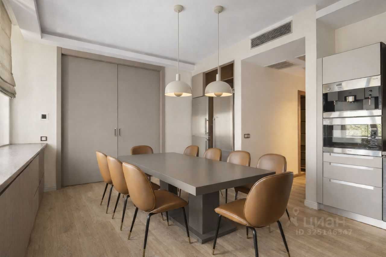 4-комнатная квартира, 243 м² — фотография 3