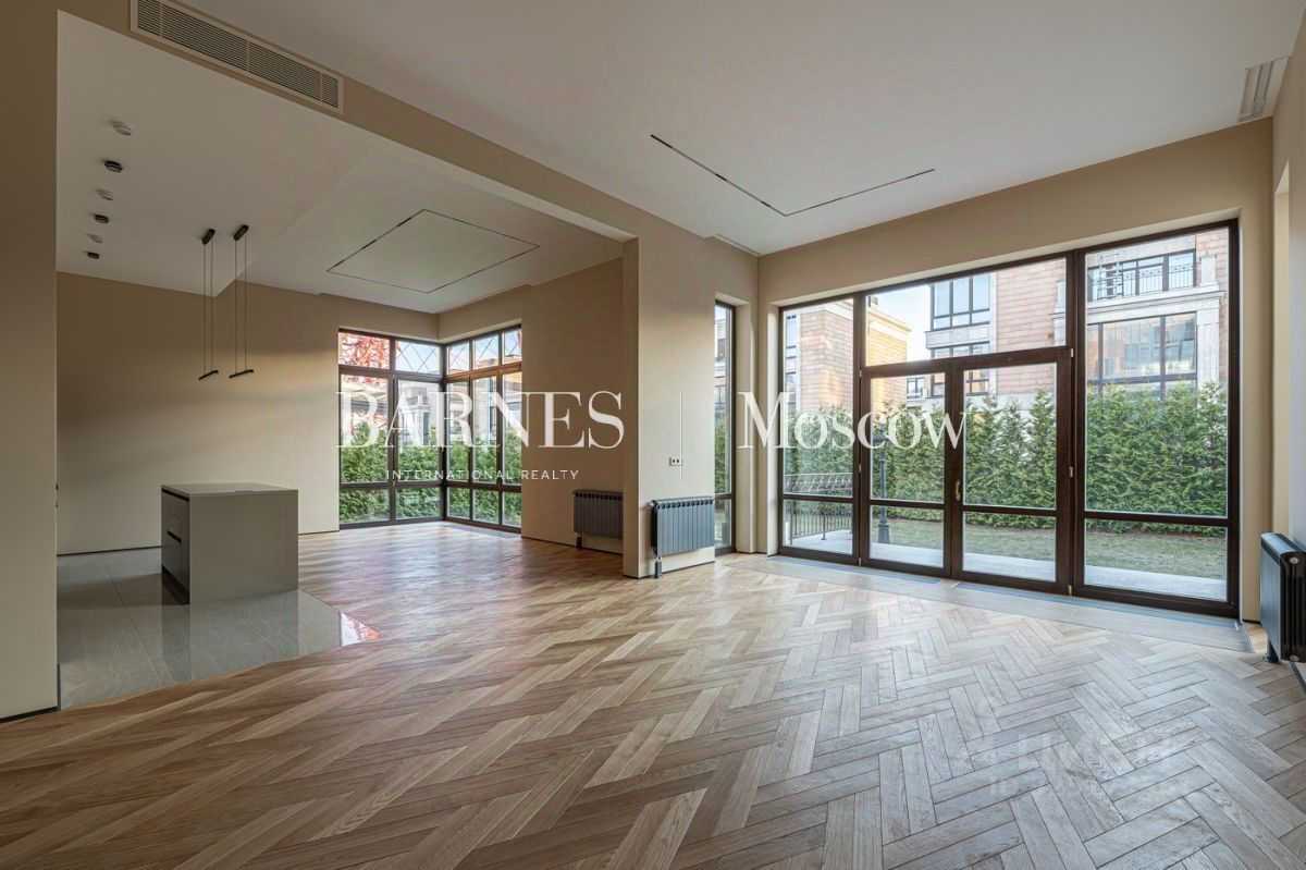 4-комнатная квартира, 230 м²