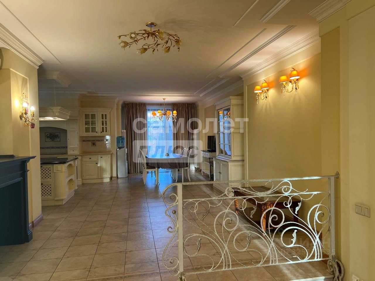 4-комнатная квартира, 210 м²