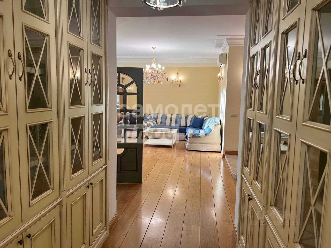 4-комнатная квартира, 210 м² — фотография 2