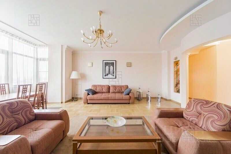 4-комнатная квартира, 175 м²