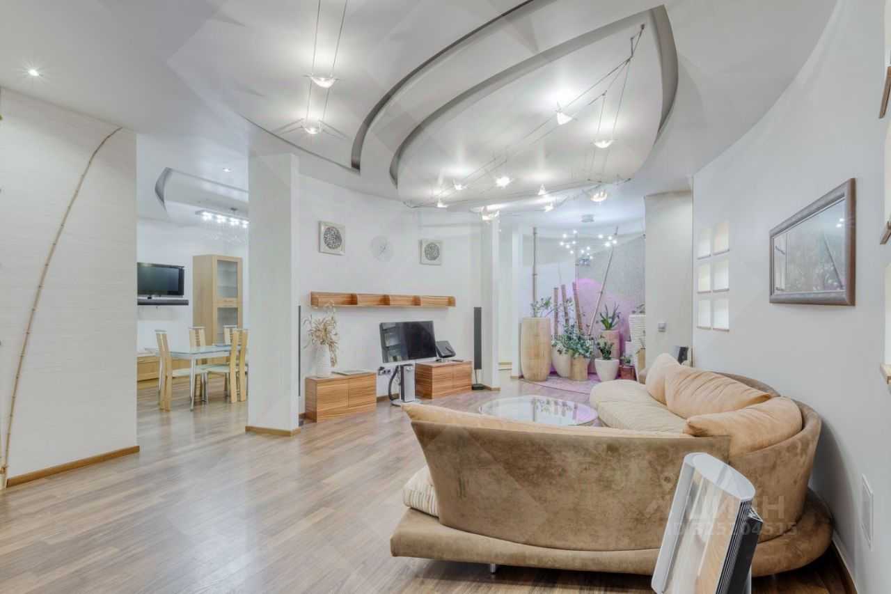 5-комнатная квартира, 205 м²