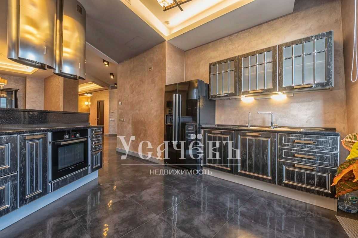 4-комнатная квартира, 211 м² — фотография 3