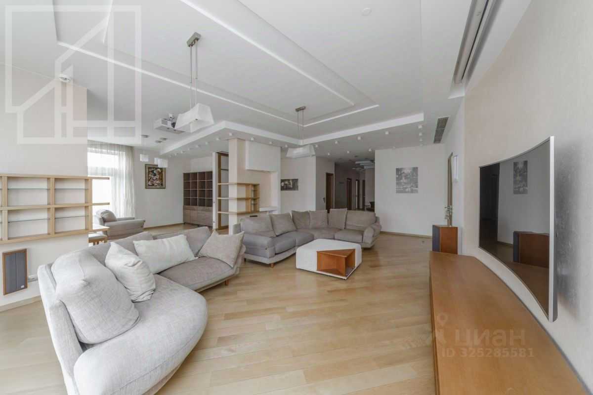 4-комнатная квартира, 219 м²
