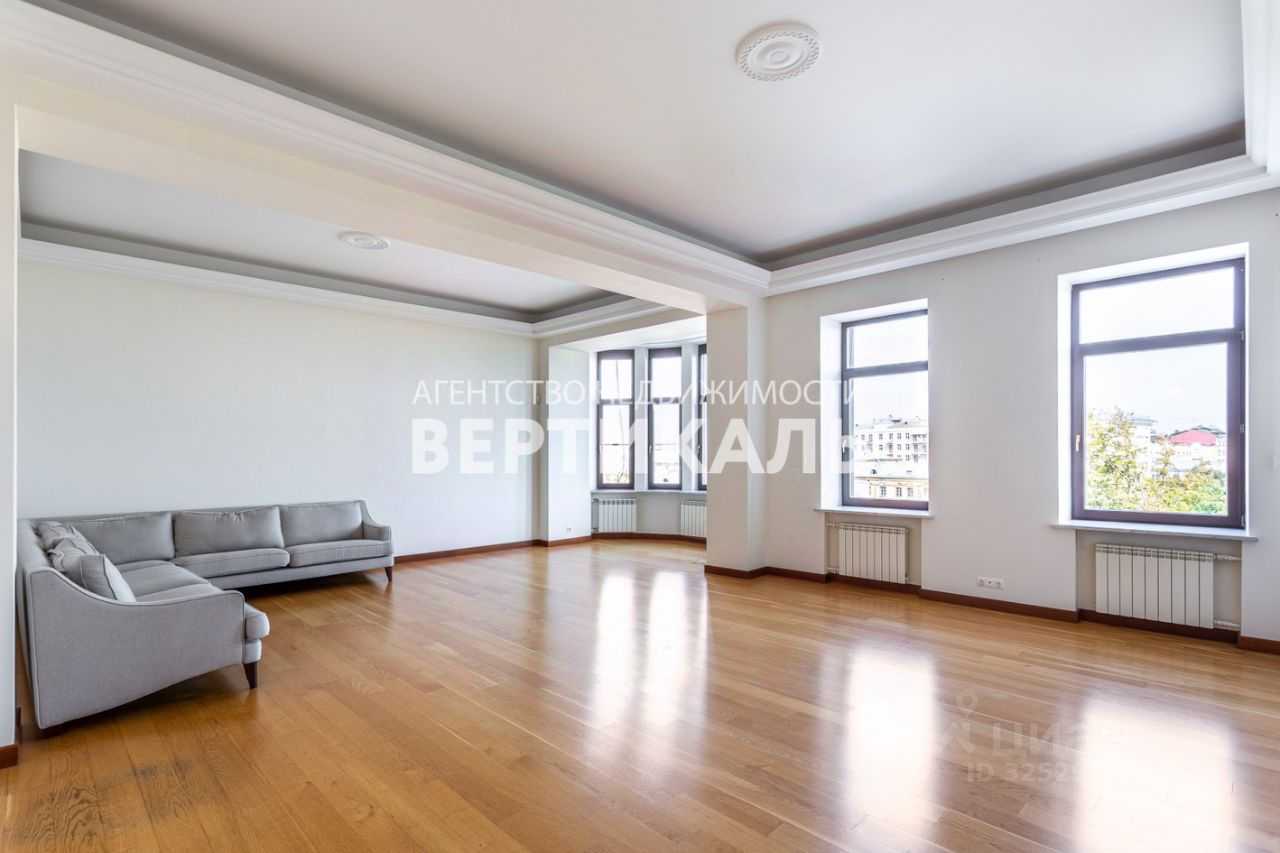 5-комнатная квартира, 212 м²