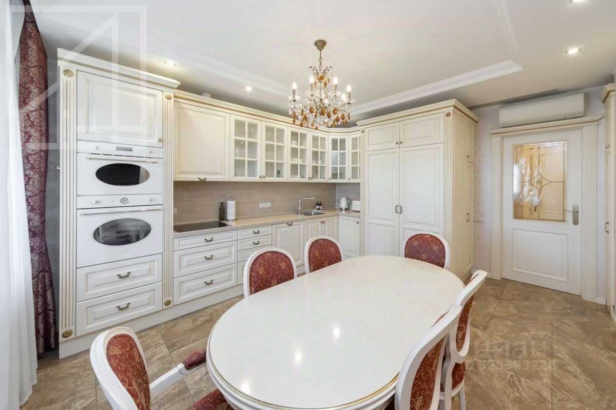4-комнатная квартира, 160 м² — фотография 2