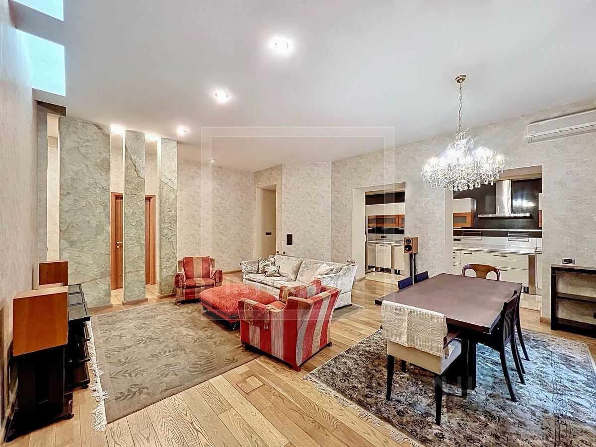 5-комнатная квартира, 158 м²