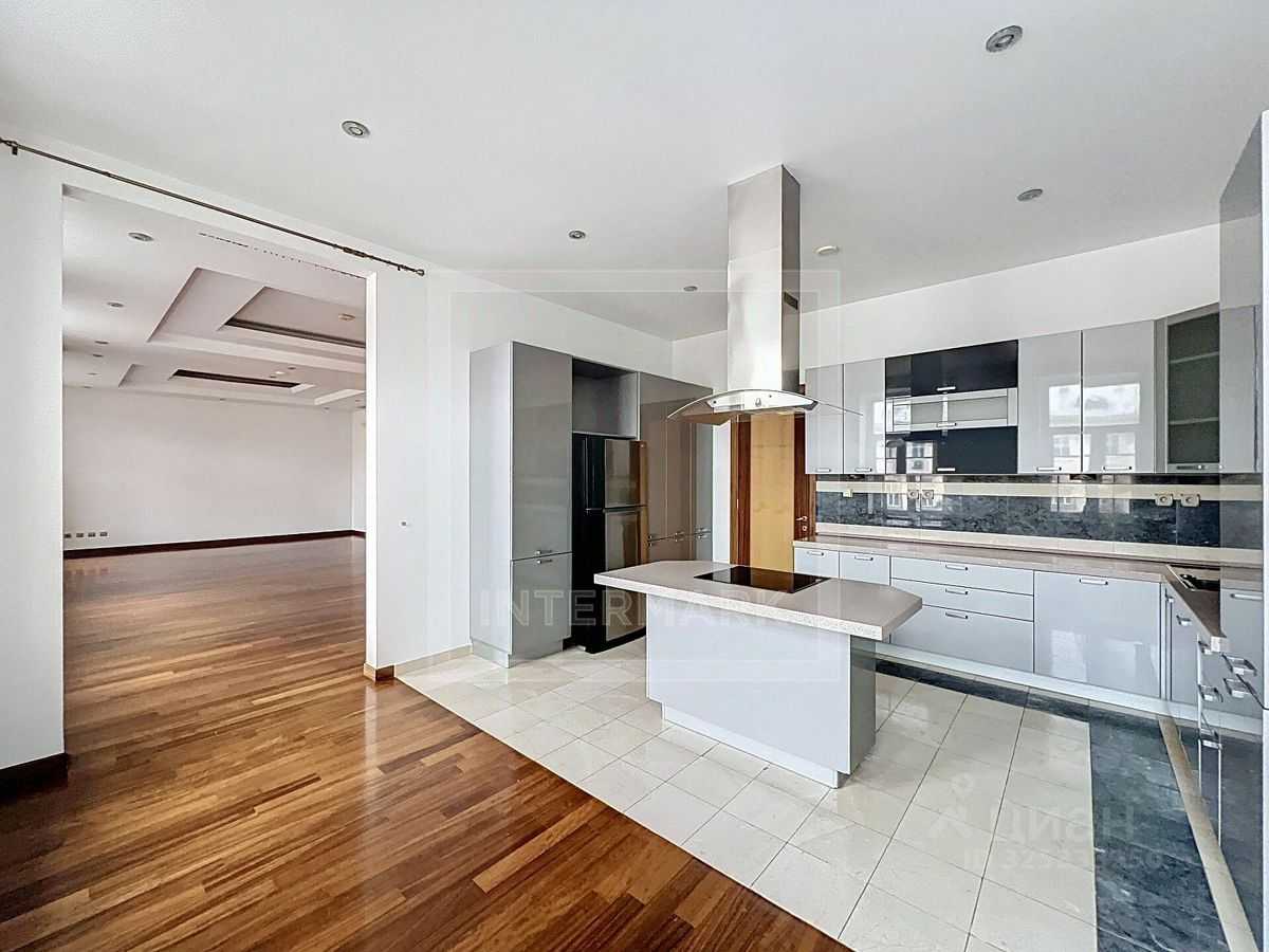5-комнатная квартира, 236 м² — фотография 3